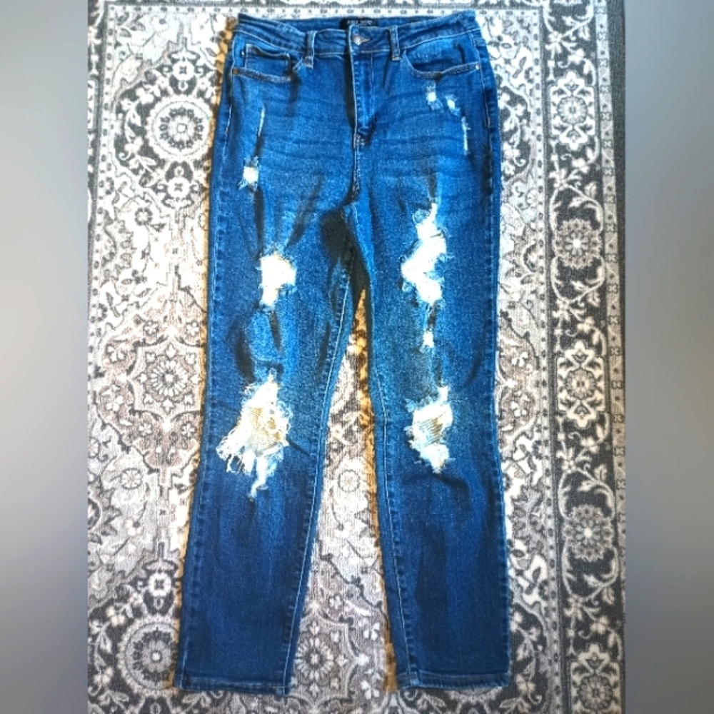 Judy Blue Boyfriend Fit Jeans Size 11 / 30 Destroyed Stretch Straight Leg